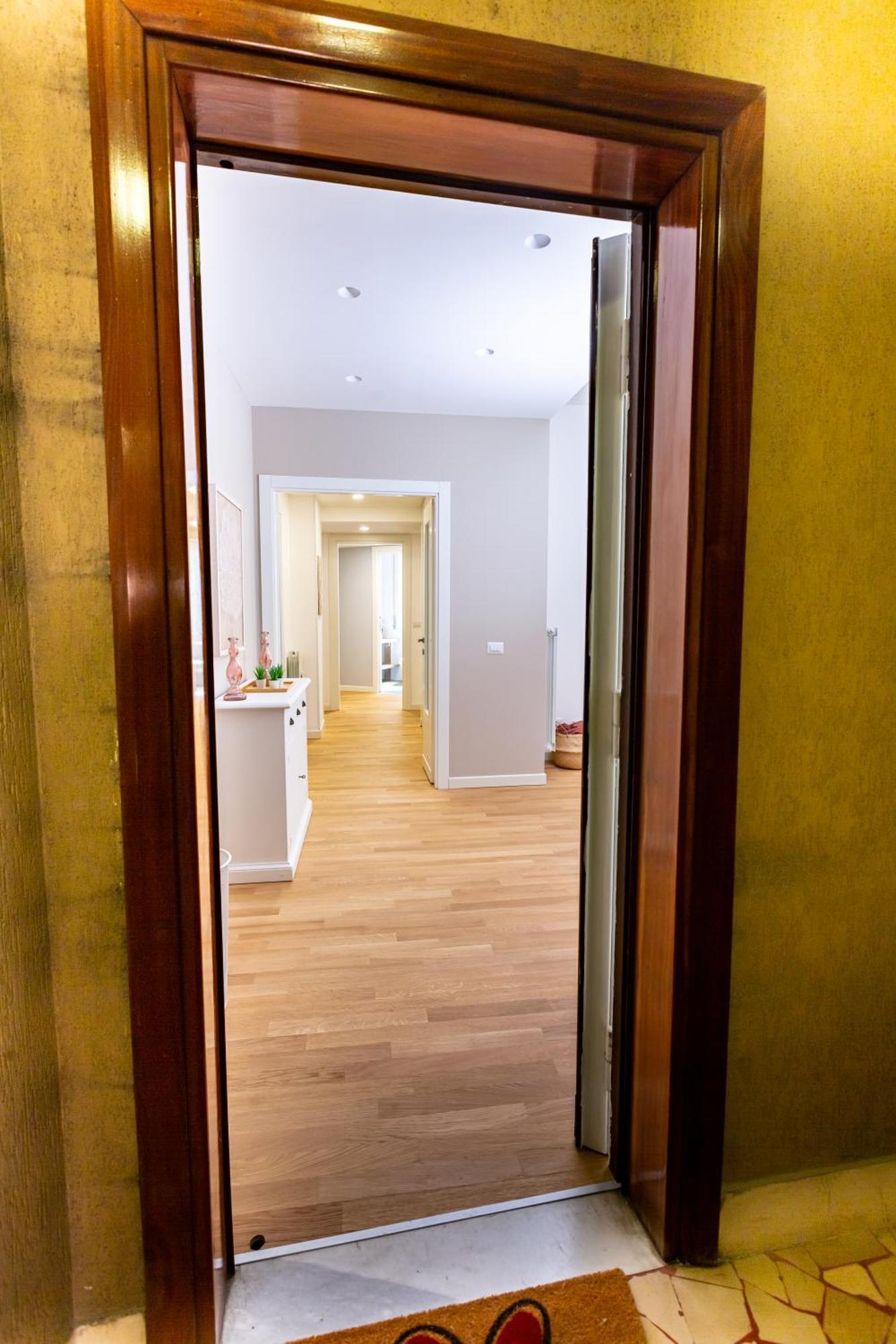 Noh Collection 3Bdr Apartment- Trastevere Area ローマ エクステリア 写真